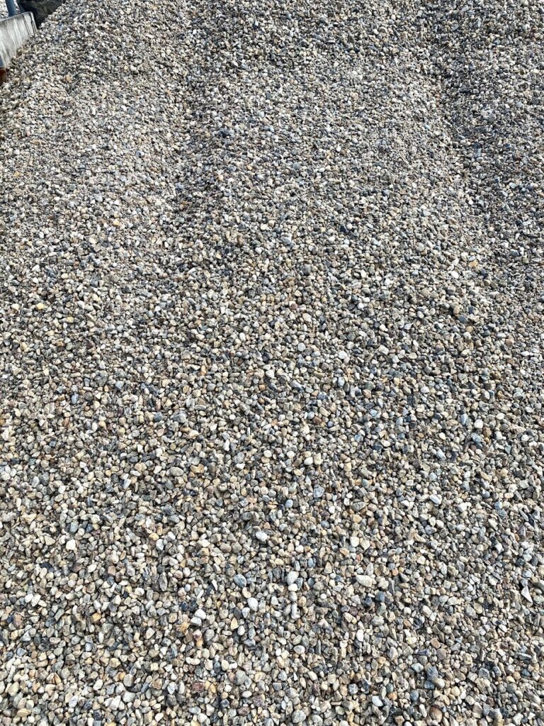 路盤材 500kg 庭 砕石 砂利 石 直接取引のみ 配達可 路盤材 5t 庭 砕石 砂利 石 直接取引のみ 配達可